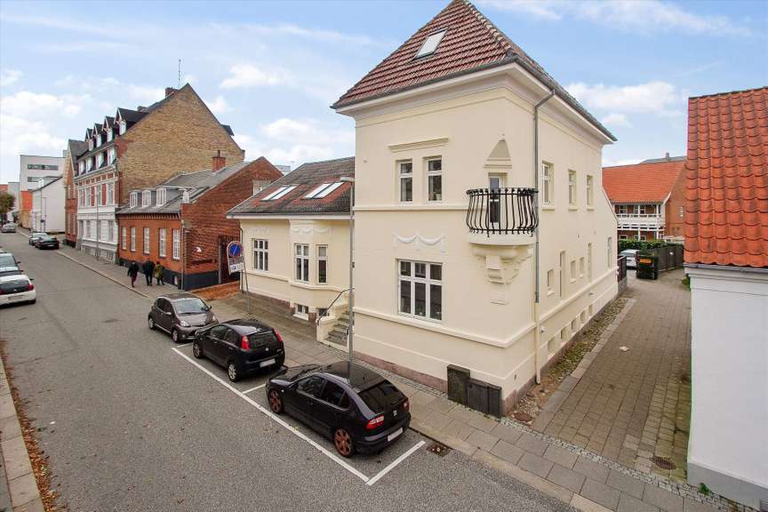 Vores lyse palæ-ejendom på Kongensgade 9 i Hjørring